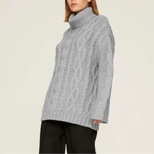 Relaxed Cable Knit Turtleneck Sweater - Light Gray